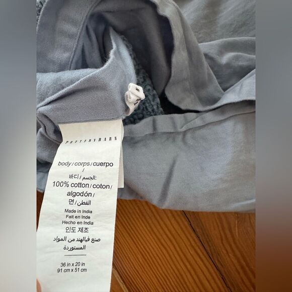 Pottery Barn Blue Textured Pillowshams - Picture 6 of 6